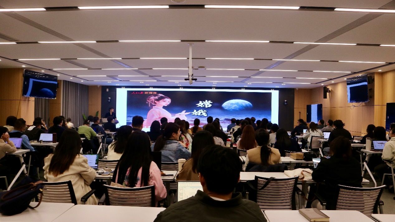 餐厅里的人们AI 生成的内容可能不正确。